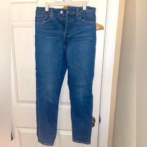Size 29 Wedgie Skinny Levi Jeans